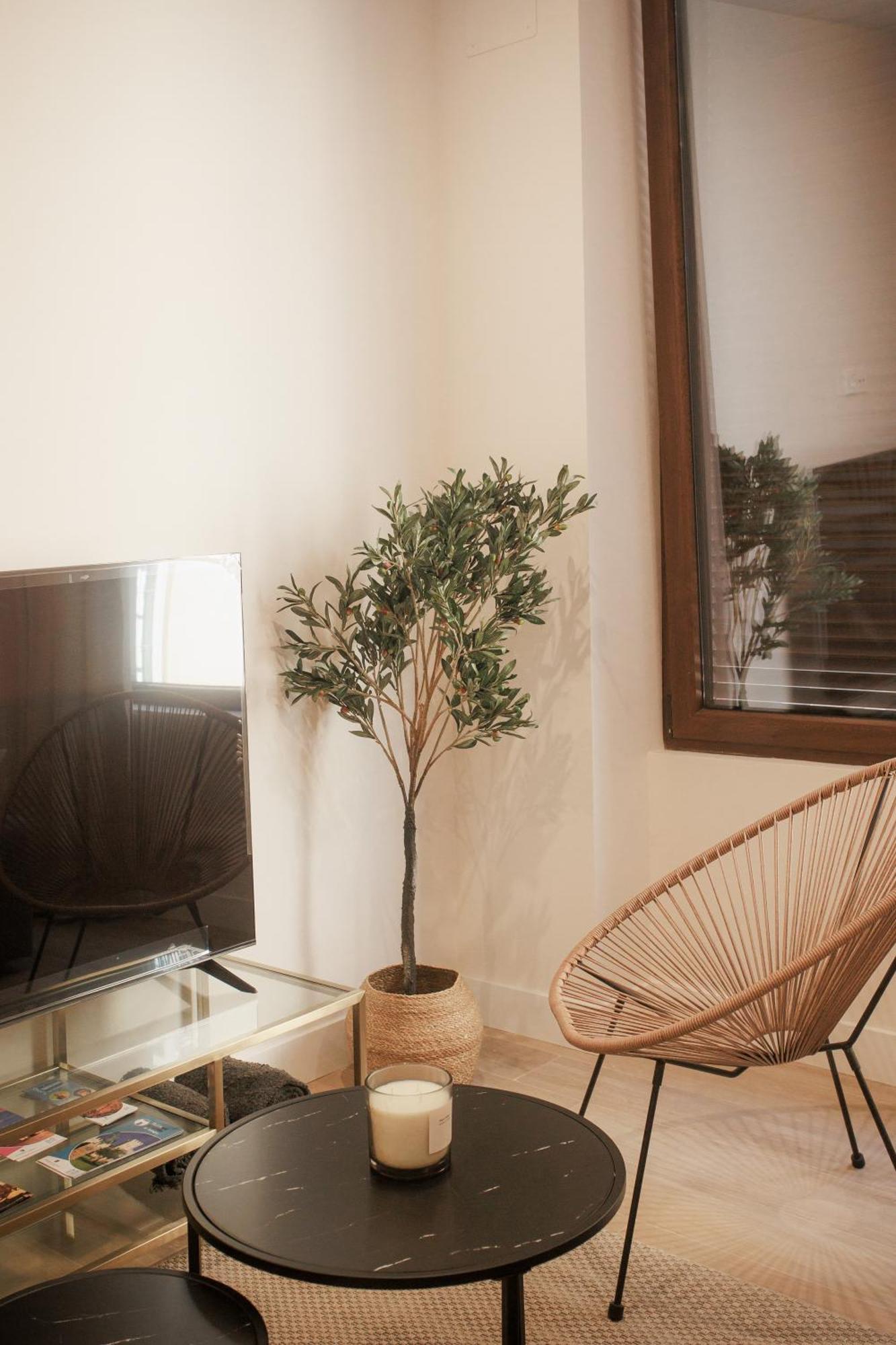 Cervantes Apartment *