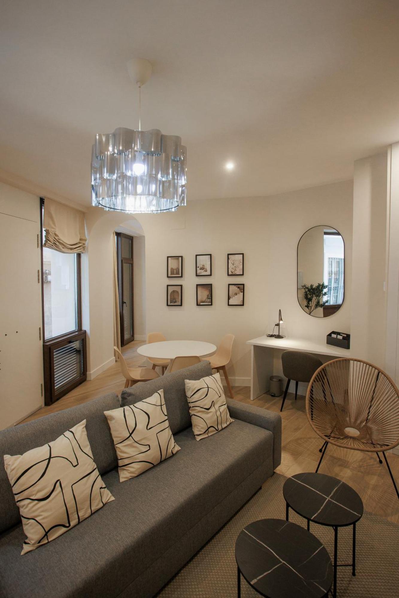 Cervantes Apartment *